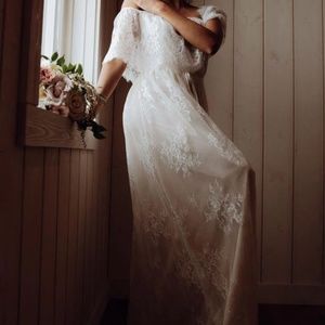 Unworn Lace Wedding Dress